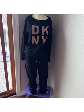 DKNY Black Sweatshirt and Pants Set size xs